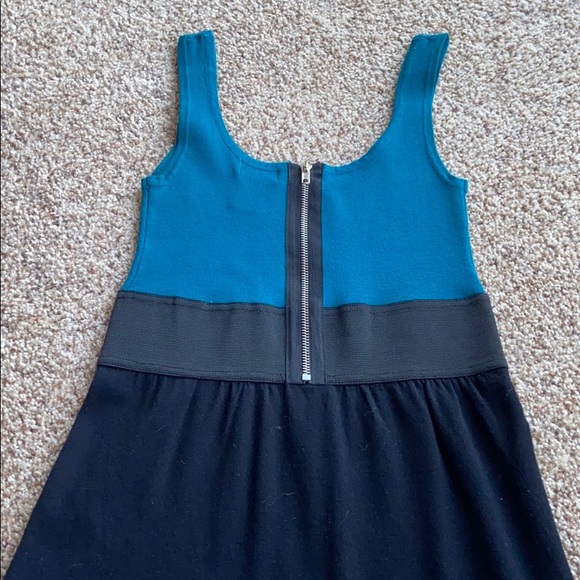Colorblock Dress - Picture 4 of 4